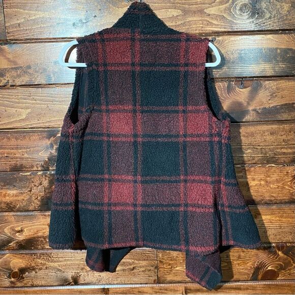 Women's dylan Red & Black Plaid Open Front Sherpa Vest Size Small - Picture 4 of 8